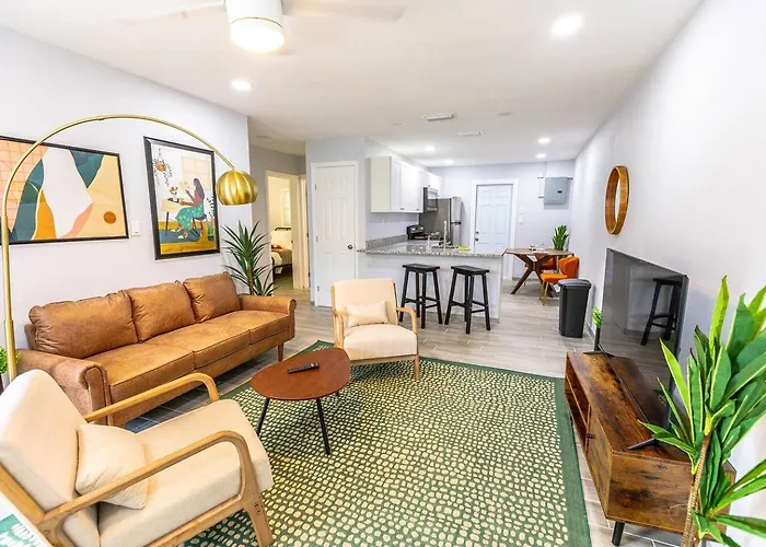 Trendy Home By Jet Skis, Parks & Art Hotspots